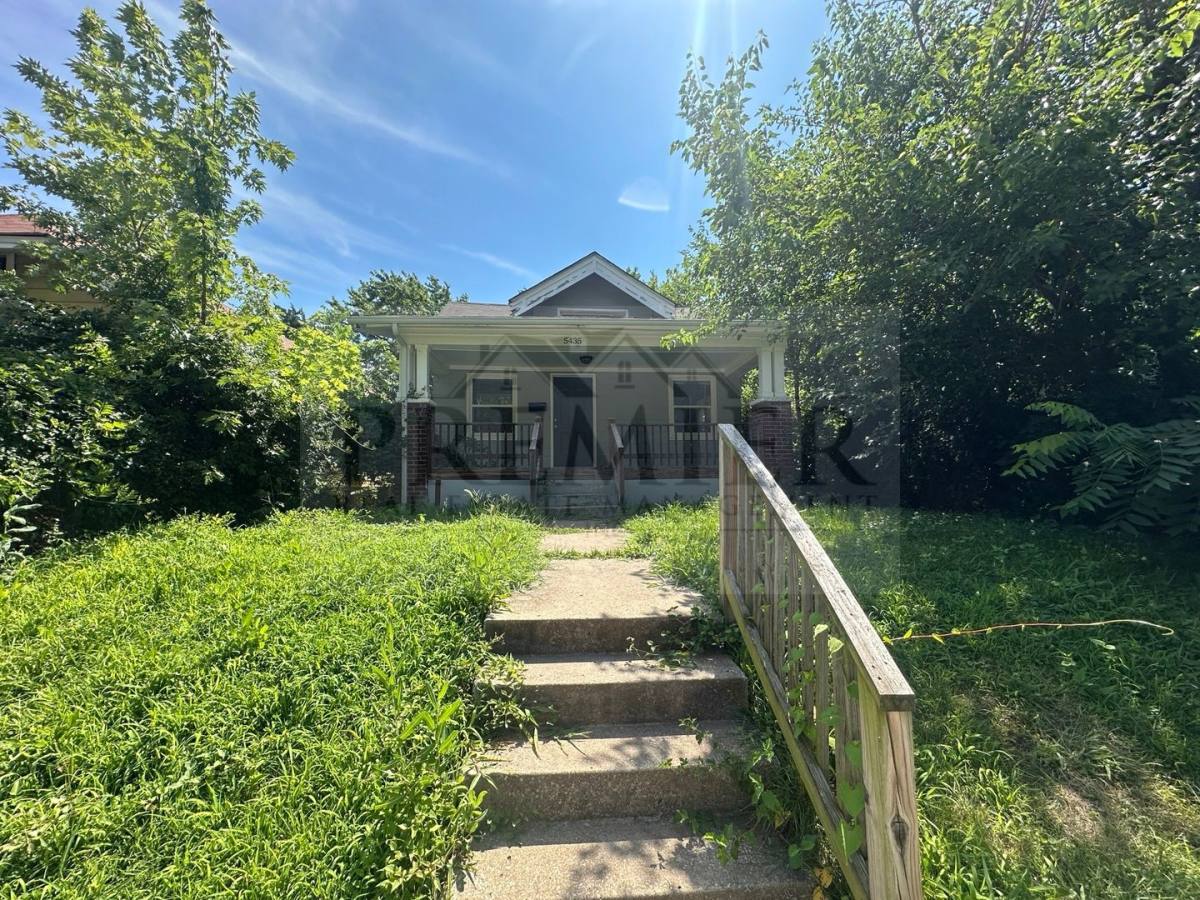 House for rent at 5435 Lydia Ave, Kansas City, MO 64110