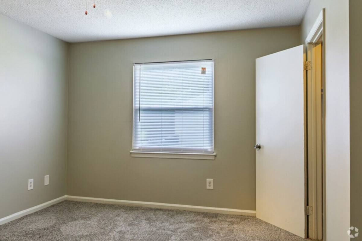 Apartment for rent at 812 Fairview Dr, Lexington, NC 27292