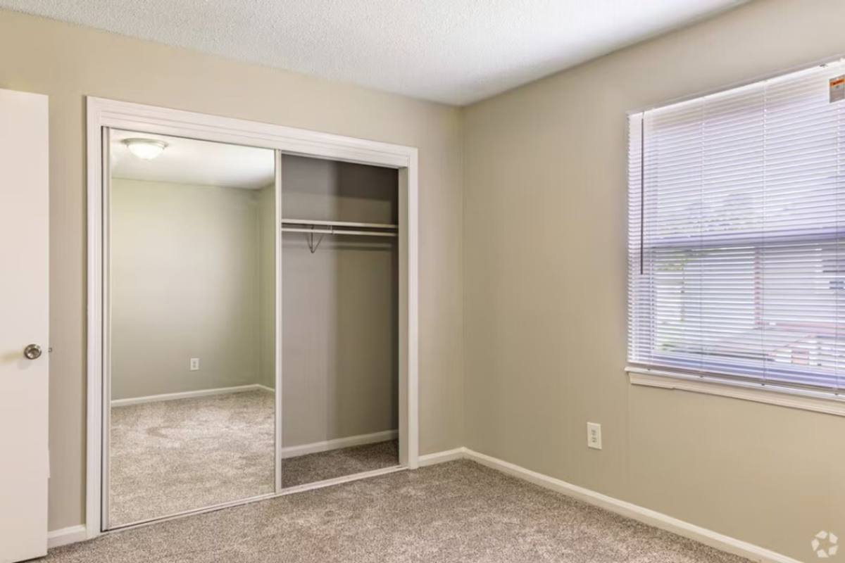 Apartment for rent at 812 Fairview Dr, Lexington, NC 27292