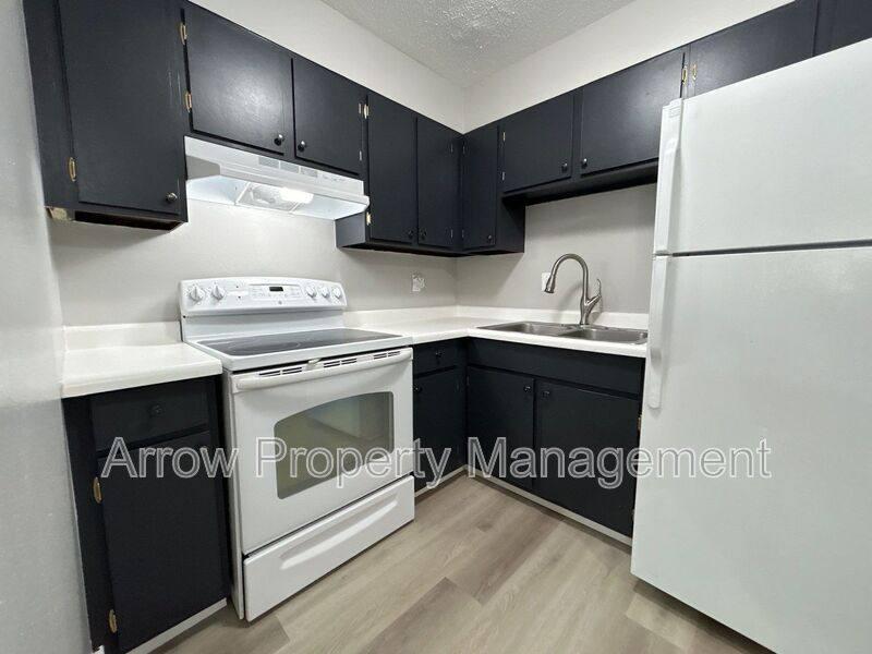 Apartment for rent at 1010 N 16th St, Clarinda, IA 51632