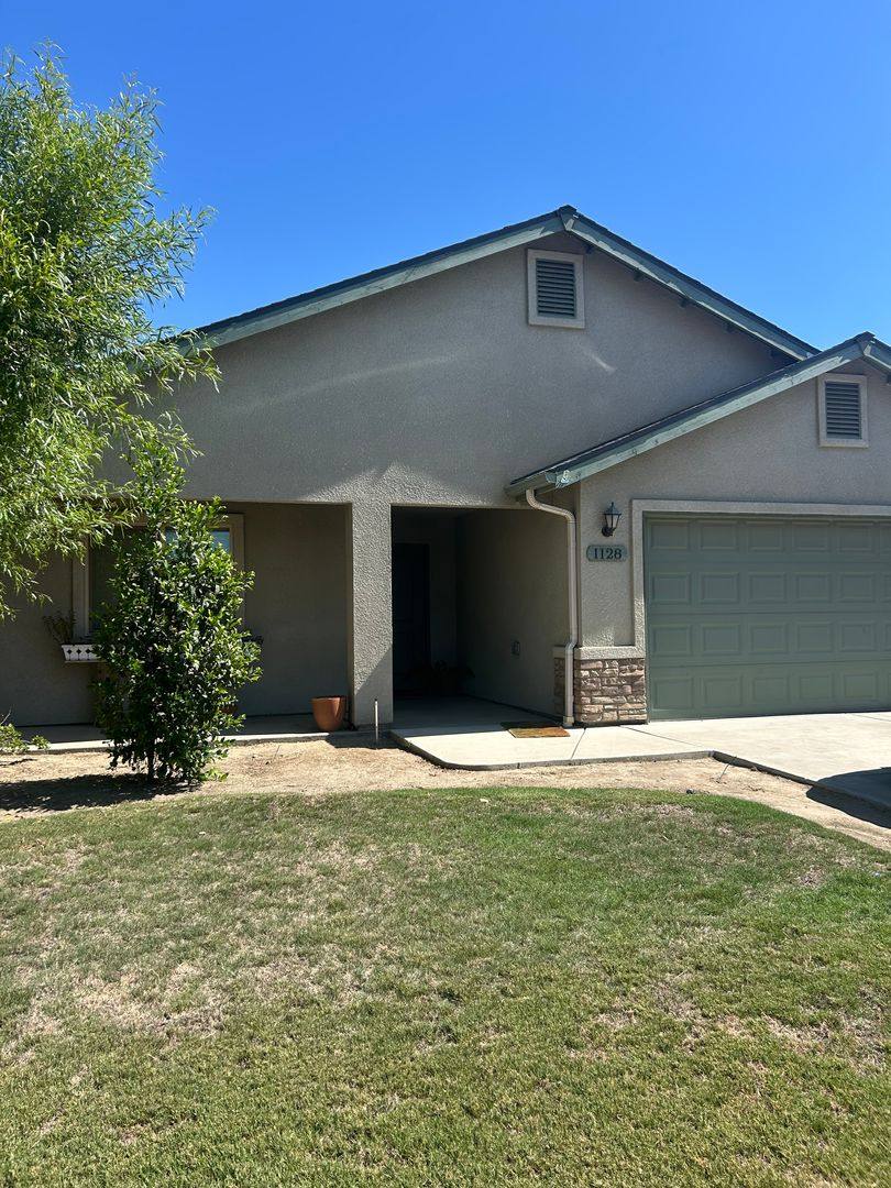 House for rent at 1128 Vine, Visalia, CA 93292