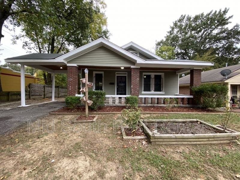 House for rent at 3245 Carnes, Memphis, TN 38111