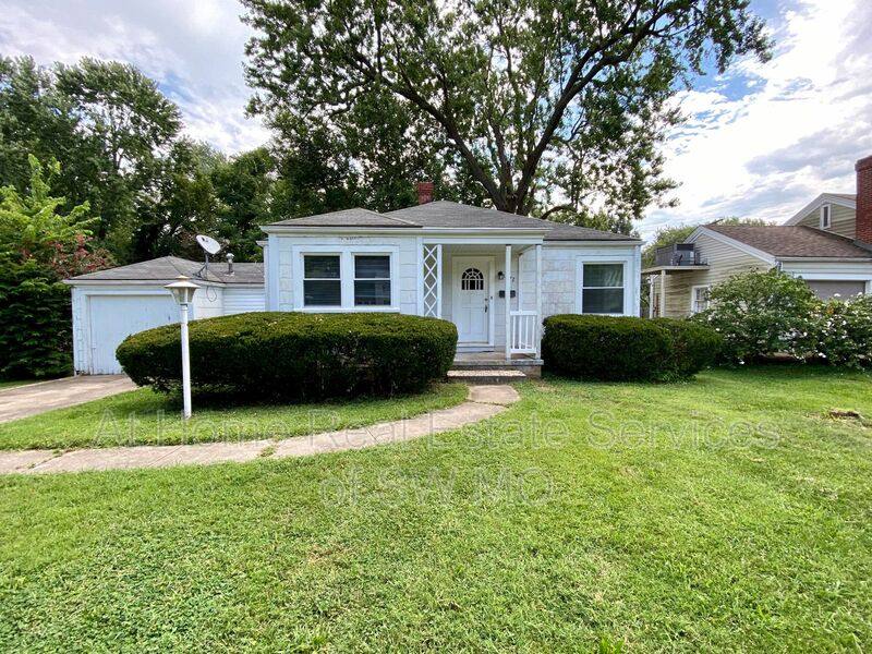 House for rent at 1622 S Delaware Ave, Springfield, MO 65804