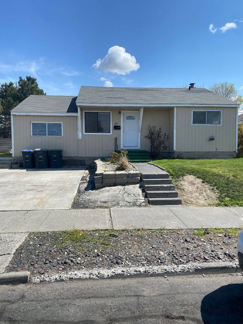 House for rent at 827 Hawthorne Dr, Moses Lake, WA 98837