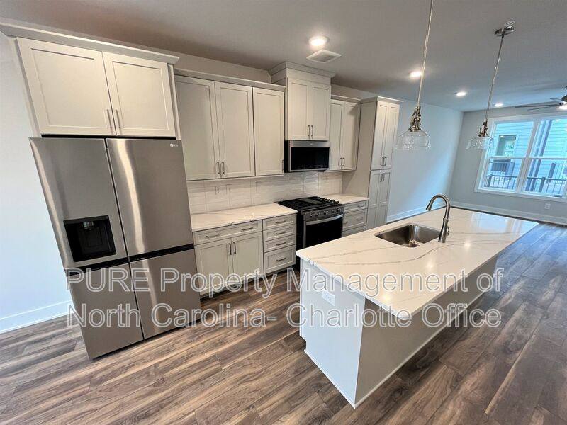 Townhouse for rent at 611 W Tremont Ave, Charlotte, NC 28203