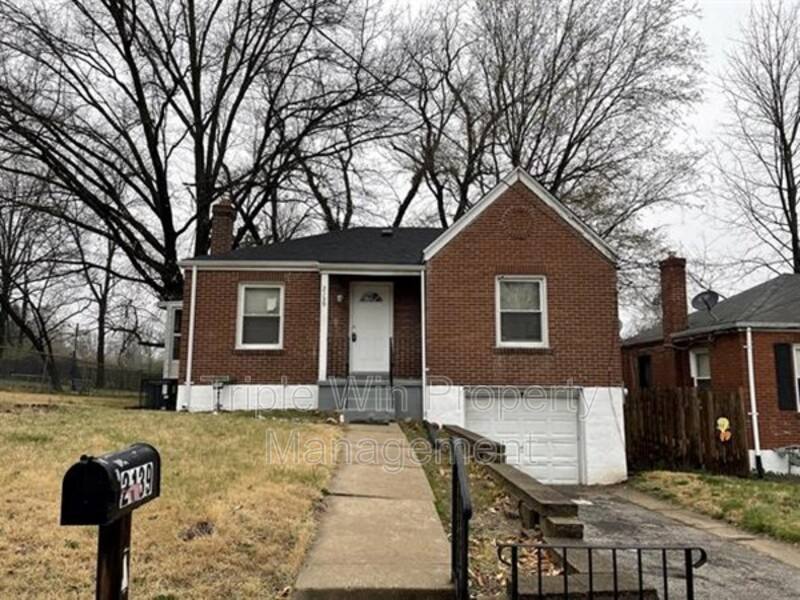House for rent at 2139 Kappel Dr, Saint Louis, MO 63136