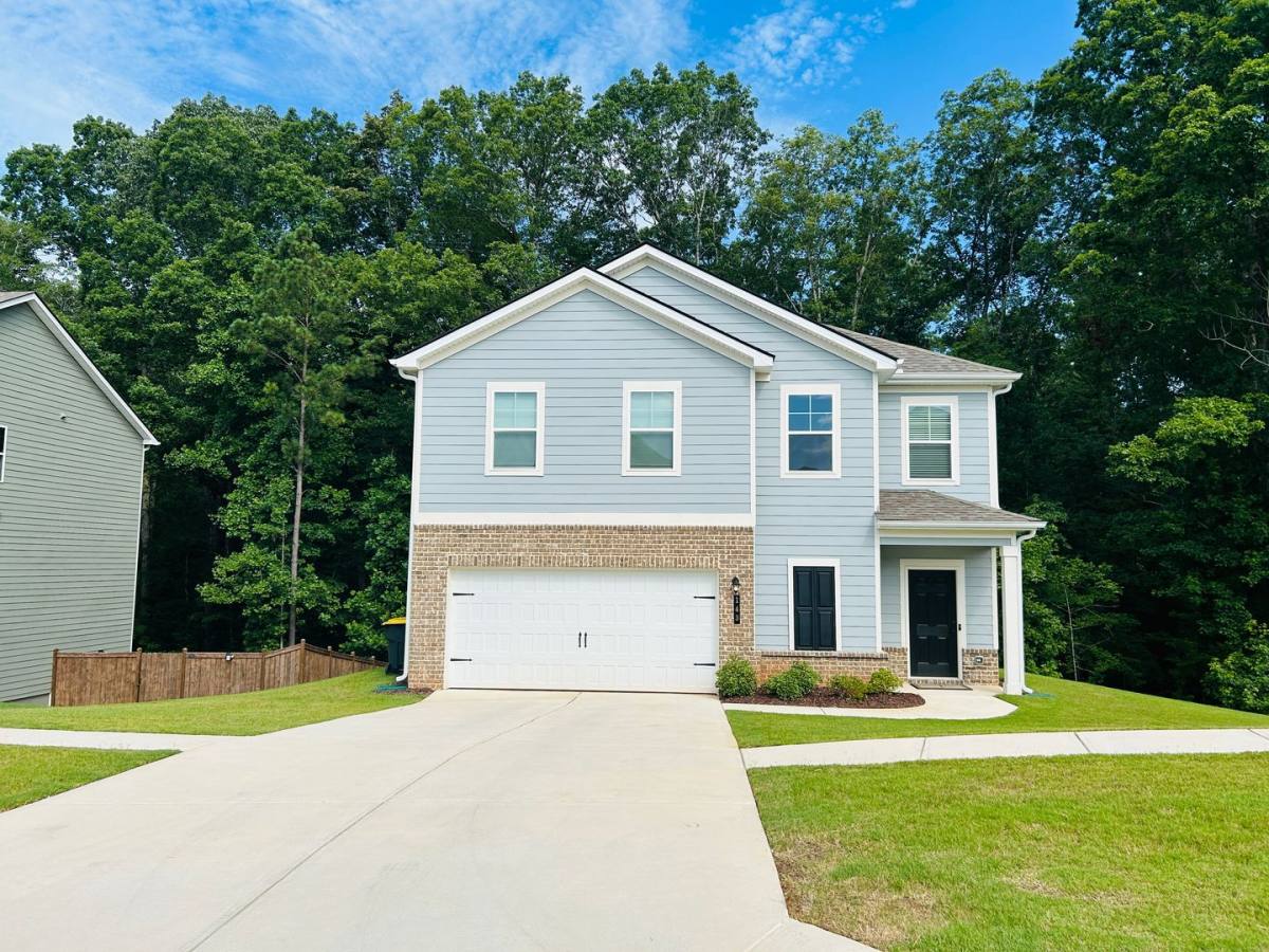 House for rent at 143 Chapel Hill Parkway, Newnan, GA 30263