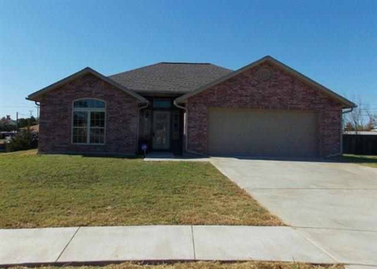 House for rent at 902 NW 66th St, Lawton, OK 73505