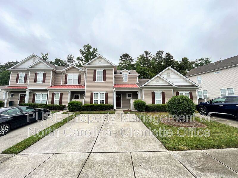 Townhouse for rent at 8267 Carob Tree Lane, Charlotte, NC 28215