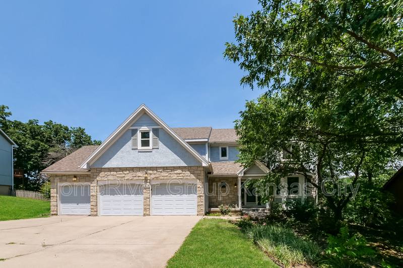 House for rent at 5912 Albervan St, Shawnee, KS 66216