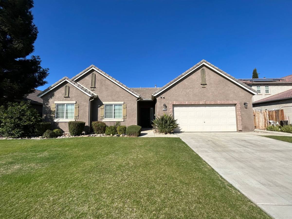 House for rent at 11502 Sangrado Dr, Bakersfield, CA 93311