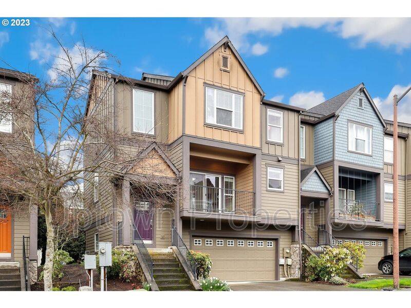 House for rent at 10855 SW Huntington Ave, Portland, OR 97223