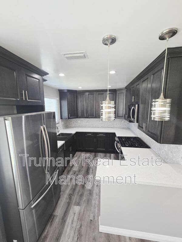 Apartment for rent at 1303 N Brand Blvd #7, Glendale, CA 91202