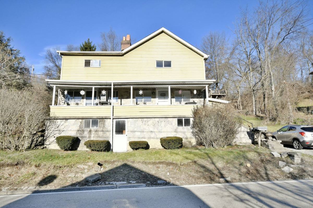 Apartment for rent at 741-743 Bower Hill Rd, Bridgeville, PA 15017