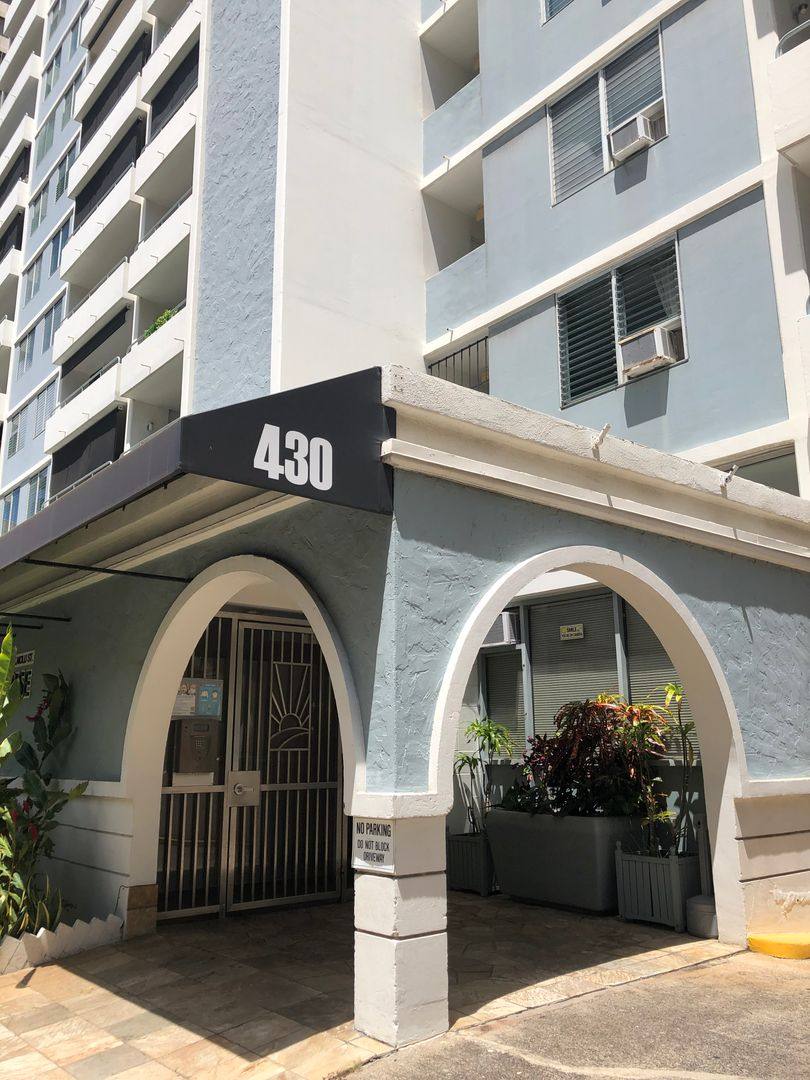 House for rent at 430 Kaiolu St, Honolulu, HI 96815