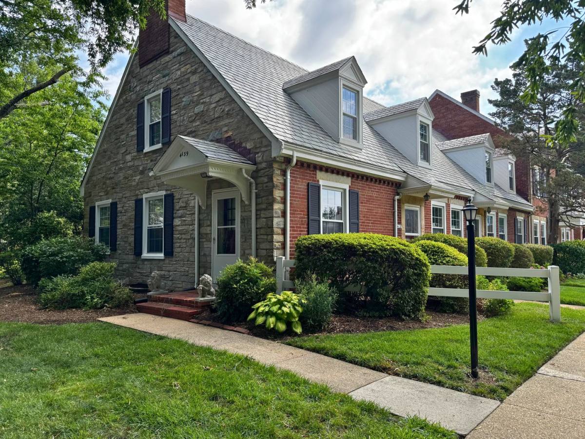Townhouse for rent at 4139 36th St S, Arlington, VA 22206