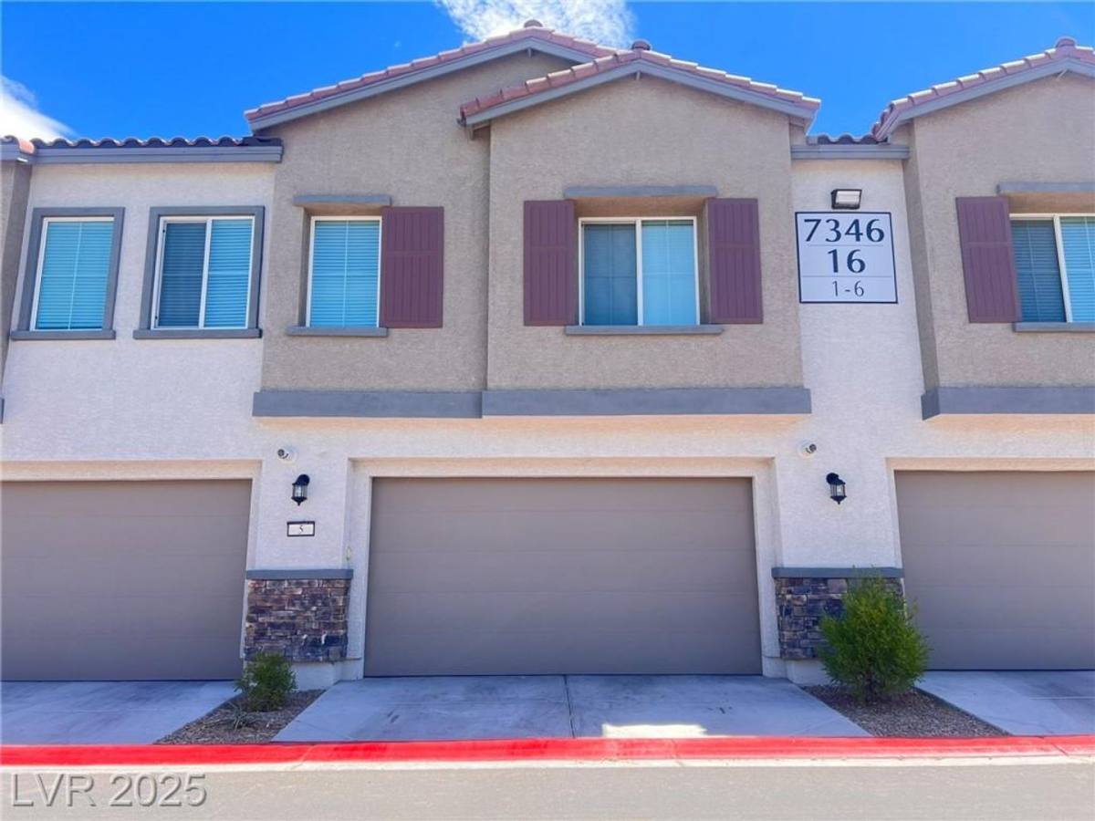 Townhouse for rent at 7346 N Decatur Blvd, Las Vegas, NV 89131