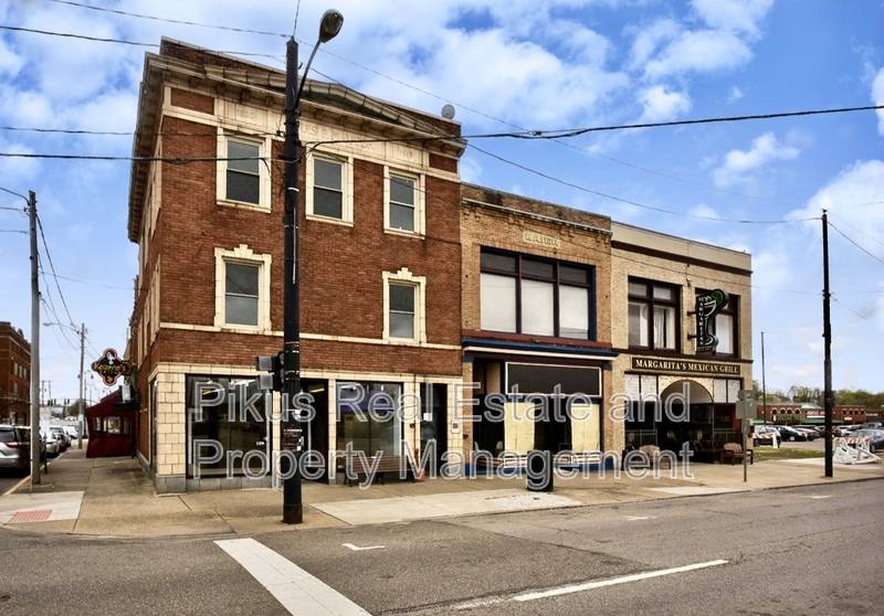 Apartment for rent at 111 Lincoln Way W #3, Massillon, OH 44647