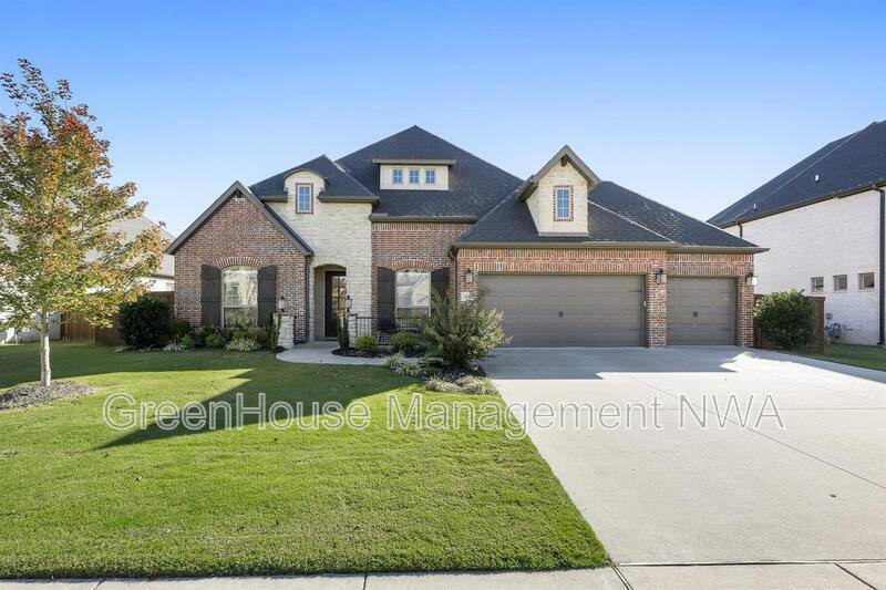 House for rent at 1405 SW Hamilton Ave, Bentonville, AR 72713