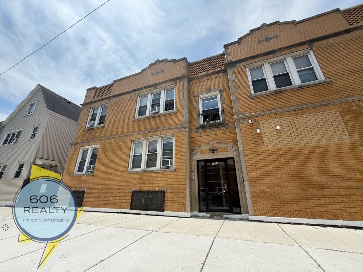 Apartment for rent at 5333 W Fullerton, Chicago, IL 60639