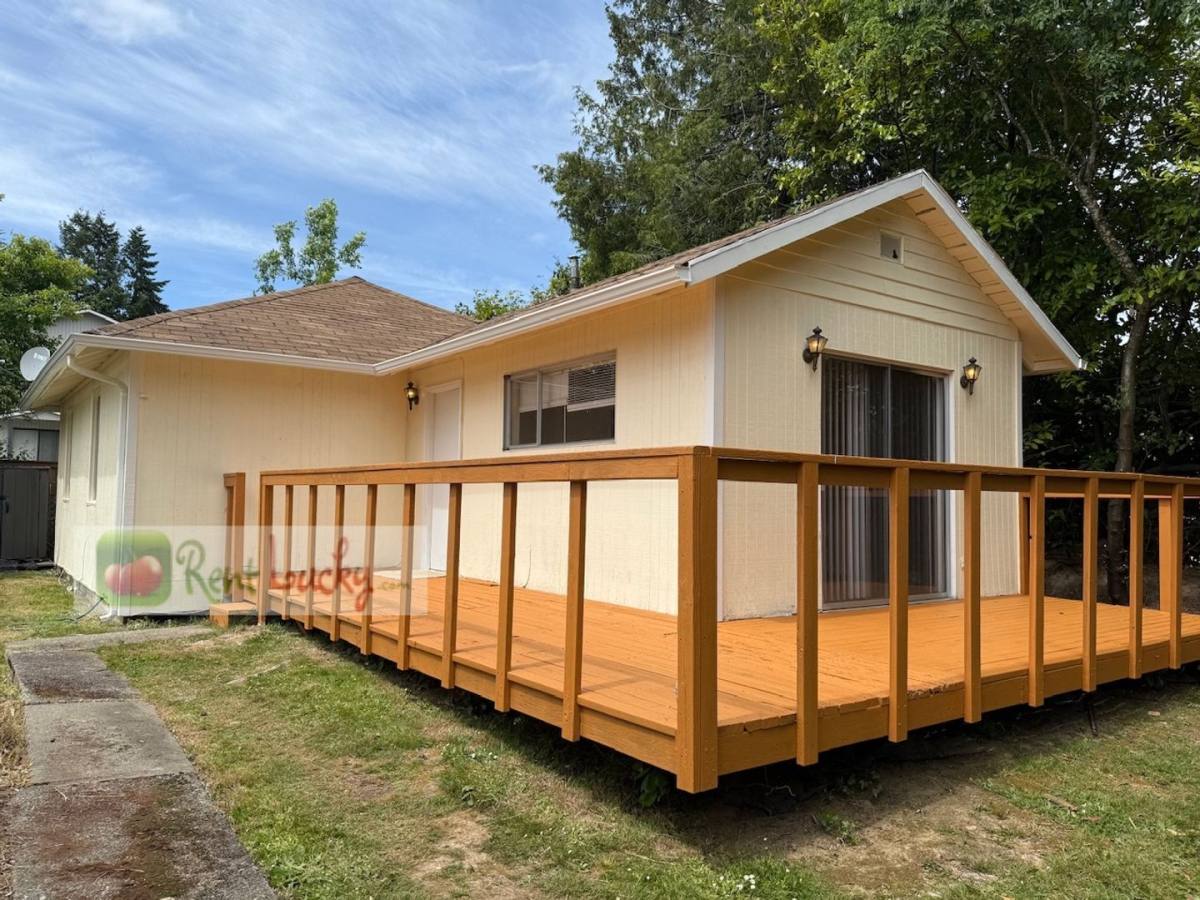 House for rent at 4622 S Myrtle St, Seattle, WA 98118
