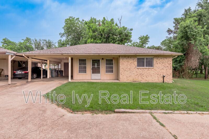 House for rent at 125 Lee Lane, Trinity, TX 75862