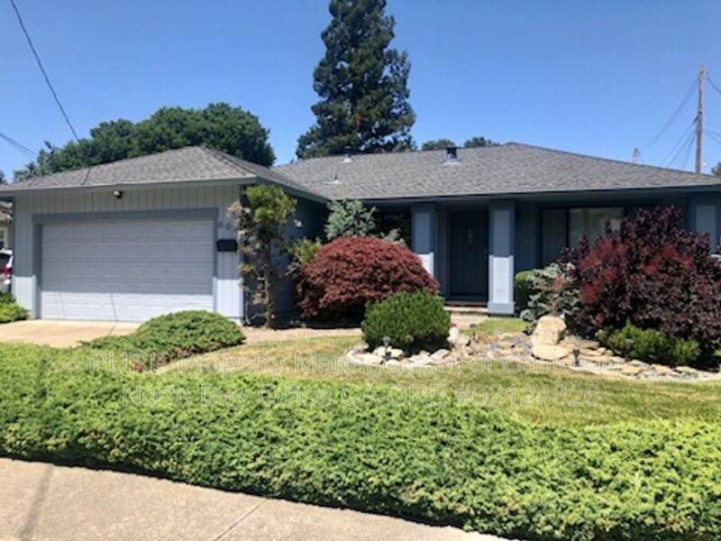 House for rent at 604 Baker St, Petaluma, CA 94952