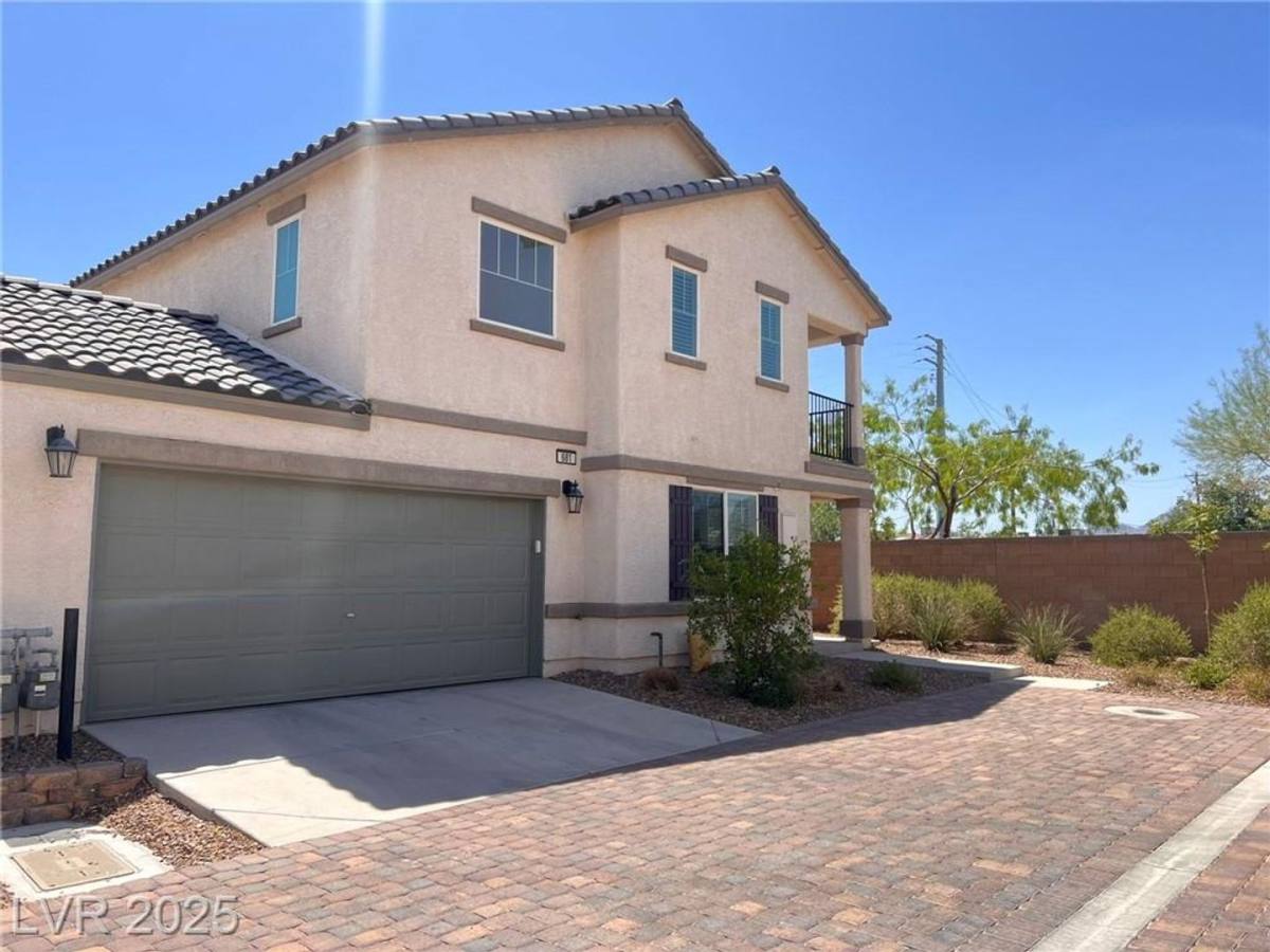 Townhouse for rent at 681 Swift Eagle Ave, Henderson, NV 89015