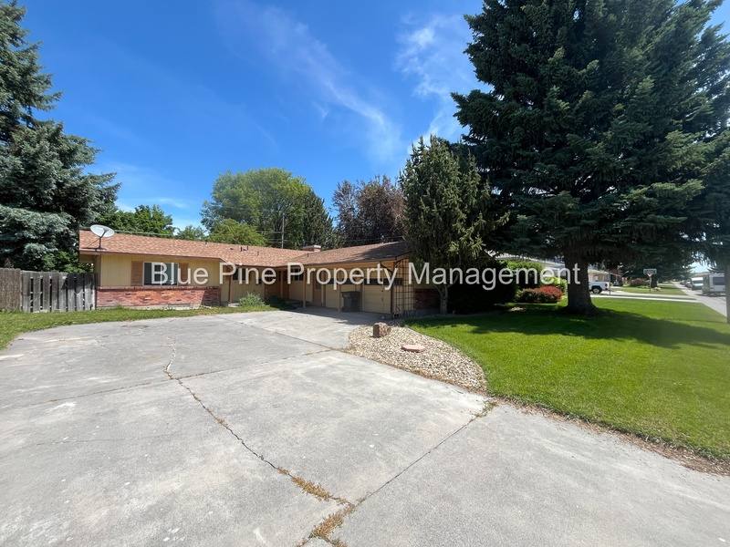 House for rent at 1820 Avalon St, Idaho Falls, ID 83402