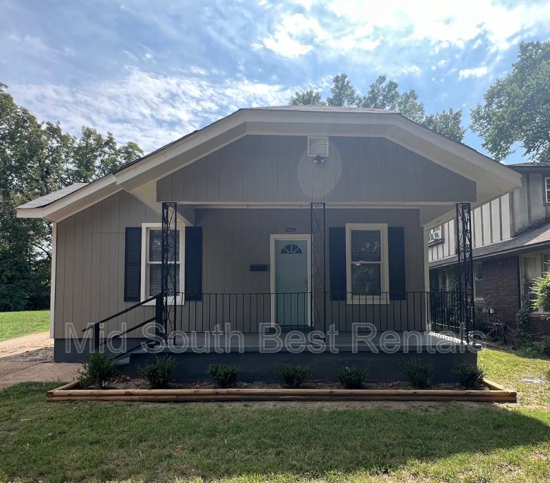 House for rent at 1359 S Parkway E, Memphis, TN 38106