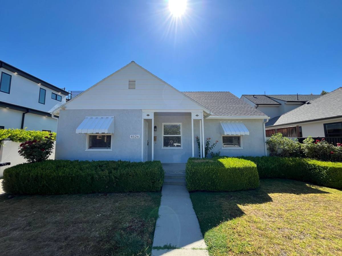 House for rent at 4526 Calhoun Ave, Sherman Oaks, CA 91423