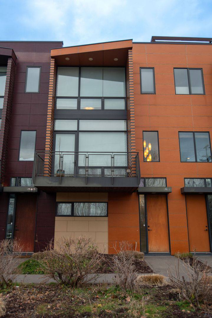Townhouse for rent at 1911 E 119THS St, Cleveland, OH 44106