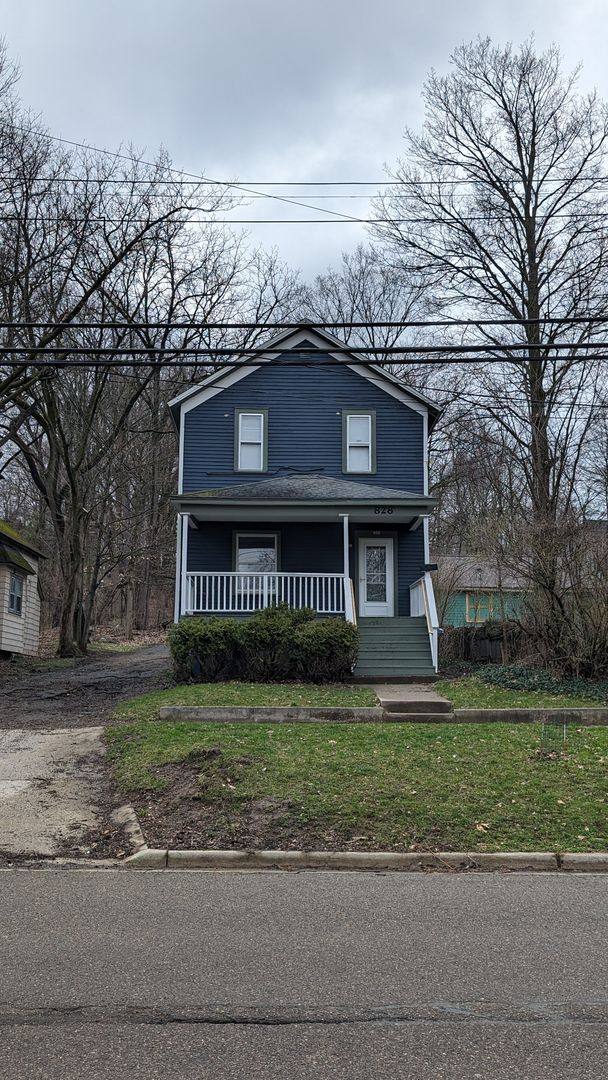 House for rent at 828 Davis St, Kalamazoo, MI 49008