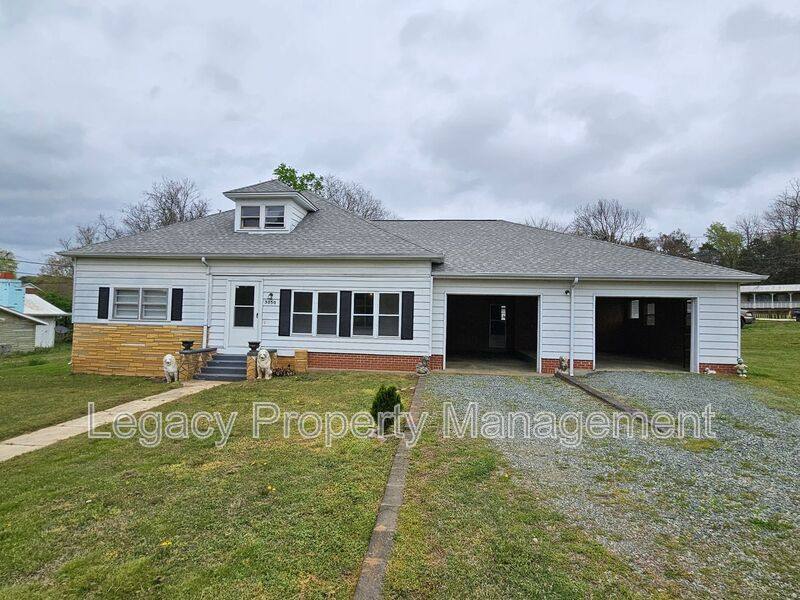 House for rent at 3050 Swepsonville Saxapahaw Rd, Graham, NC 27253