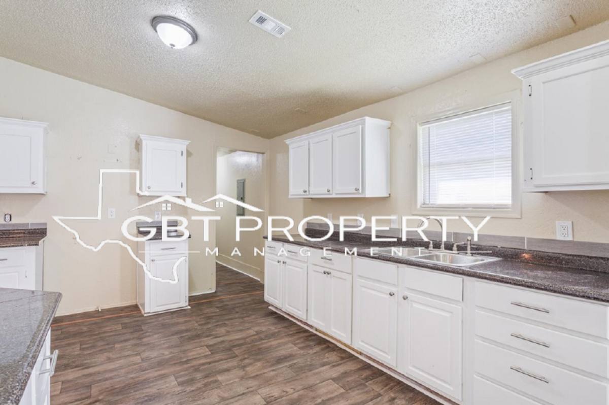 Apartment for rent at 715 Nussbaum, Mexia, TX 76667