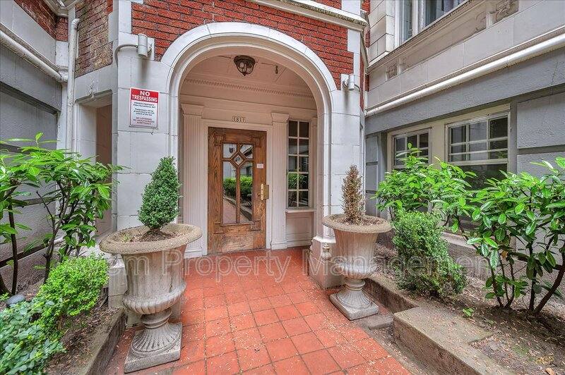 Apartment for rent at 1811 NW Couch St #104, Portland, OR 97209
