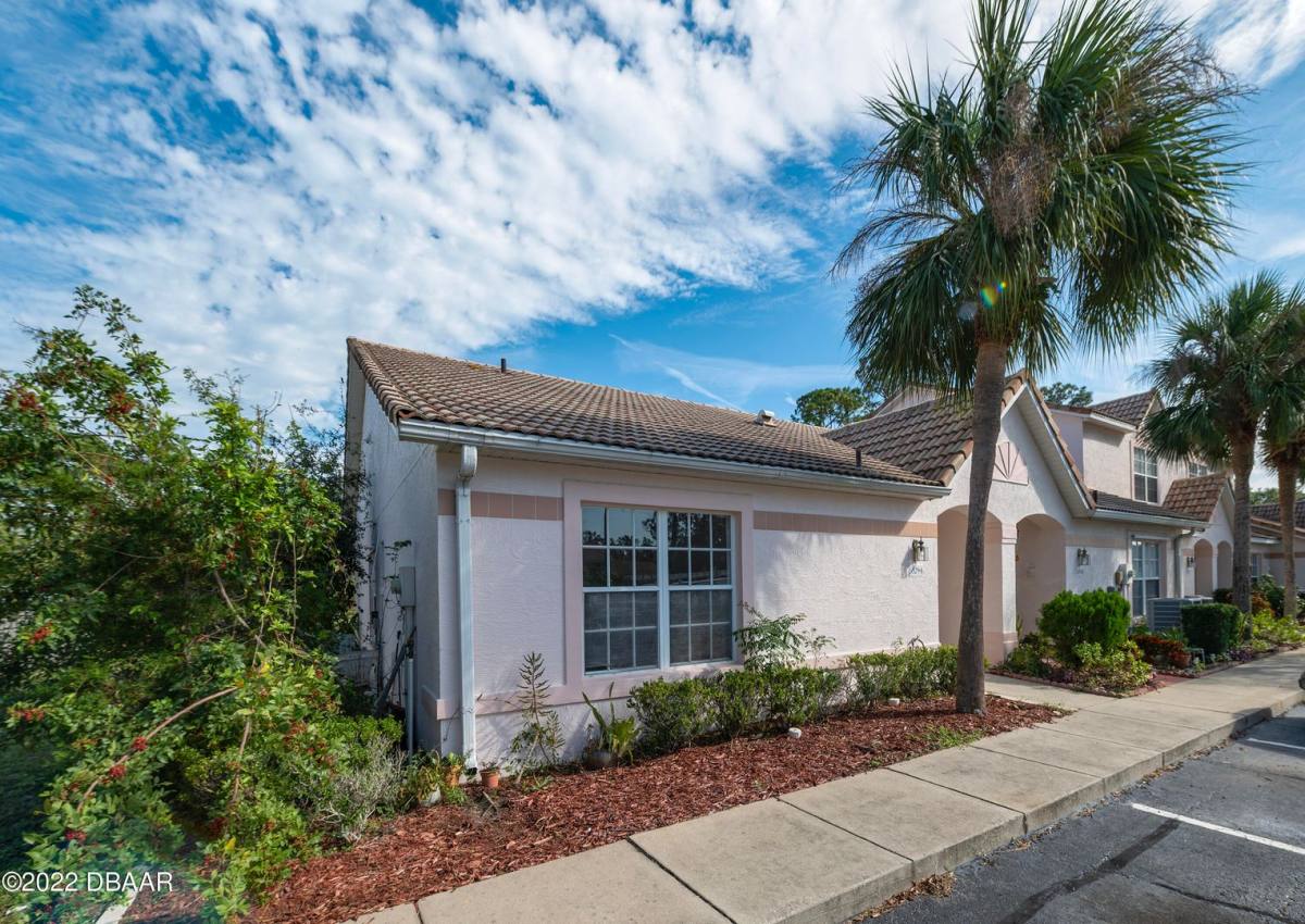 Townhouse for rent at 3529-A Forest Branch Dr, Port Orange, FL 32129