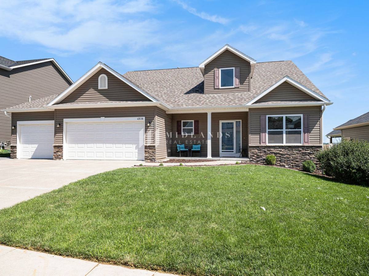 House for rent at 4508 Edgerton Dr, Papillion, NE 68133