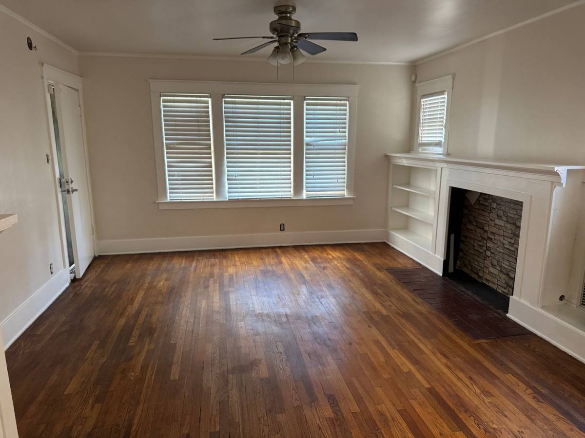 Apartment for rent at 605 W 41st St, Los Angeles, CA 90037