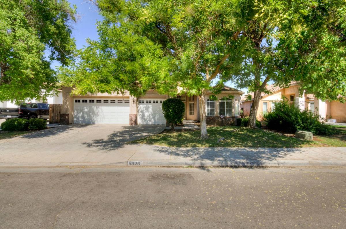House for rent at 9326 N Jade, Fresno, CA 93720