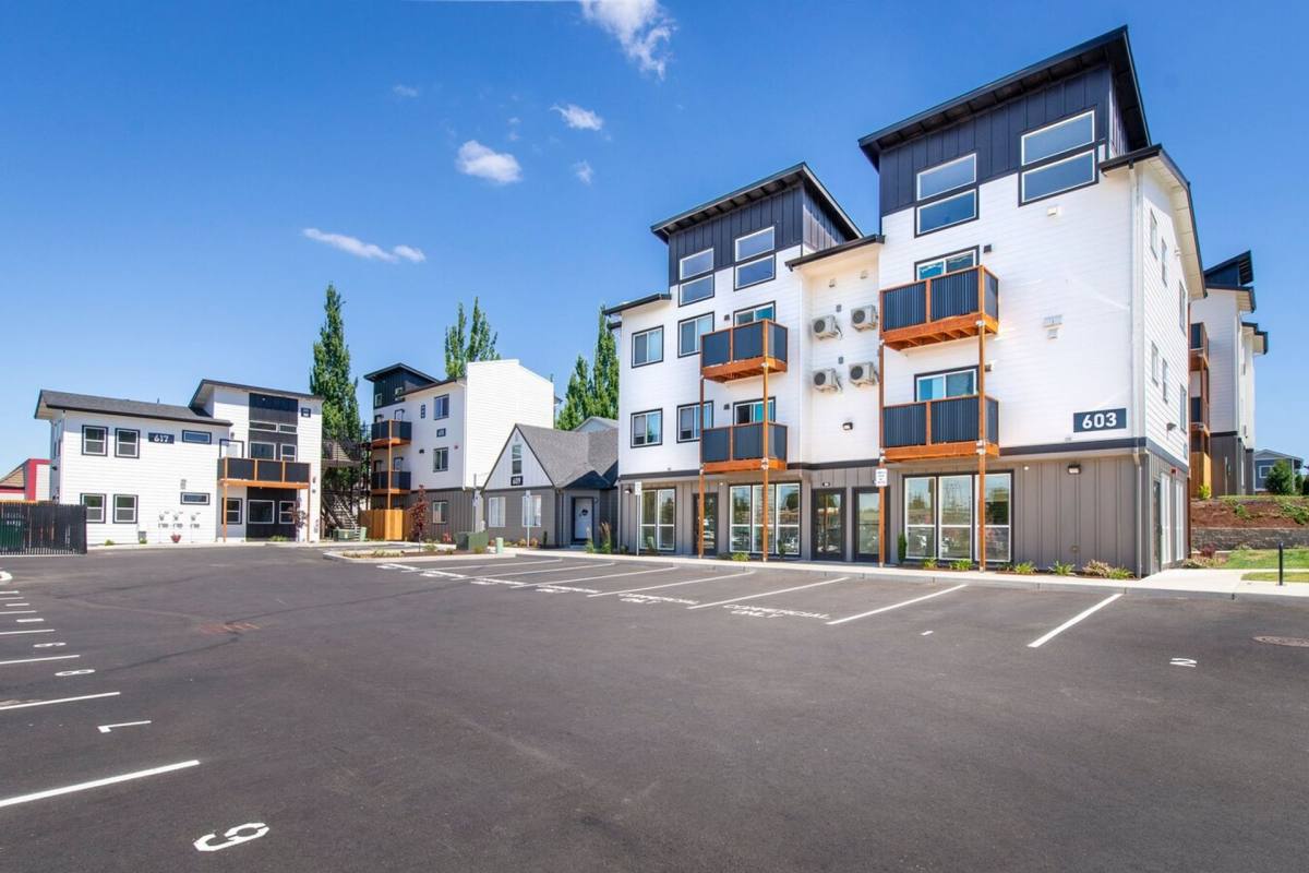 Apartment for rent at 603-617 Plymouth Dr NE, Salem, OR 97303