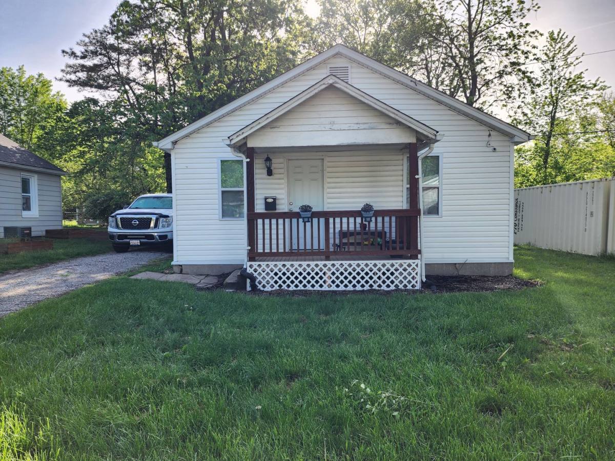 House for rent at 1004 Jefferson St, Columbia, MO 65203