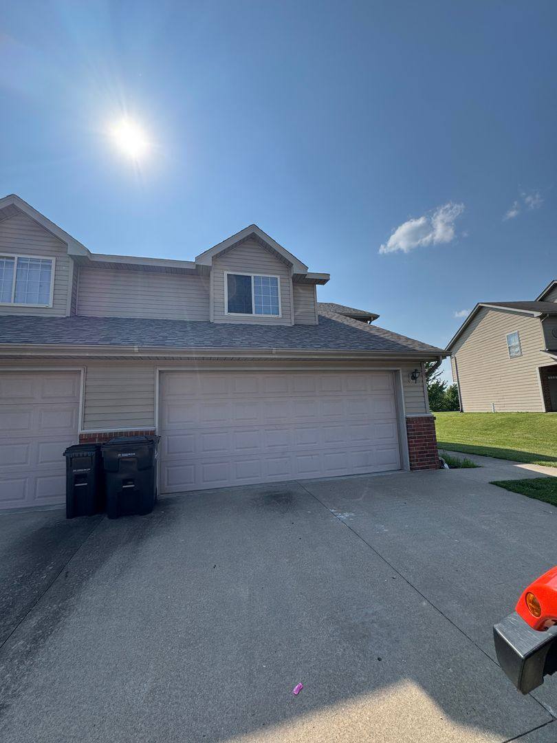 Apartment for rent at 5009-5011 Alpine Ridge Dr, Columbia, MO 65202