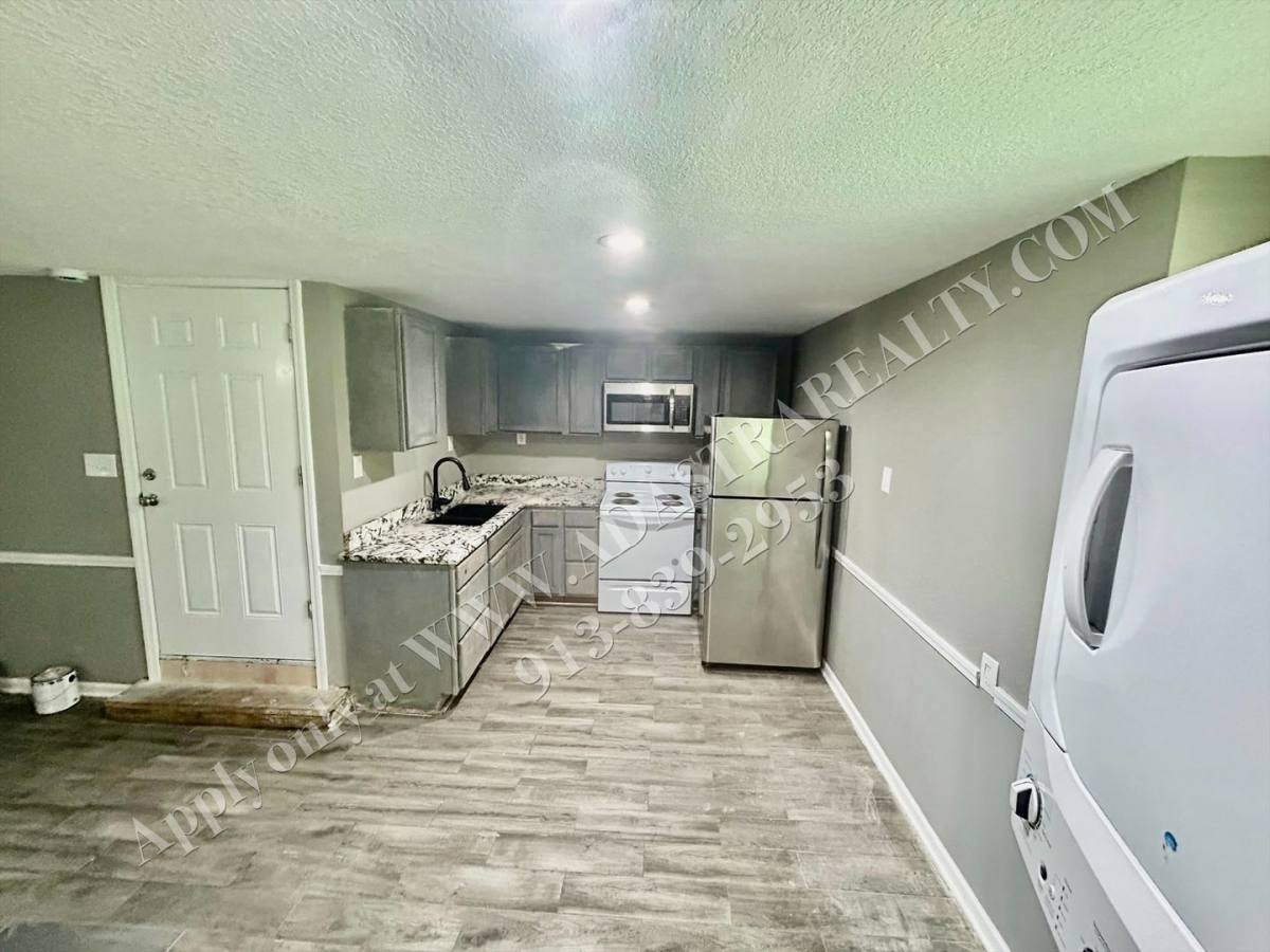 Apartment for rent at 1517 N 28th St #2F, Kansas City, KS 66102