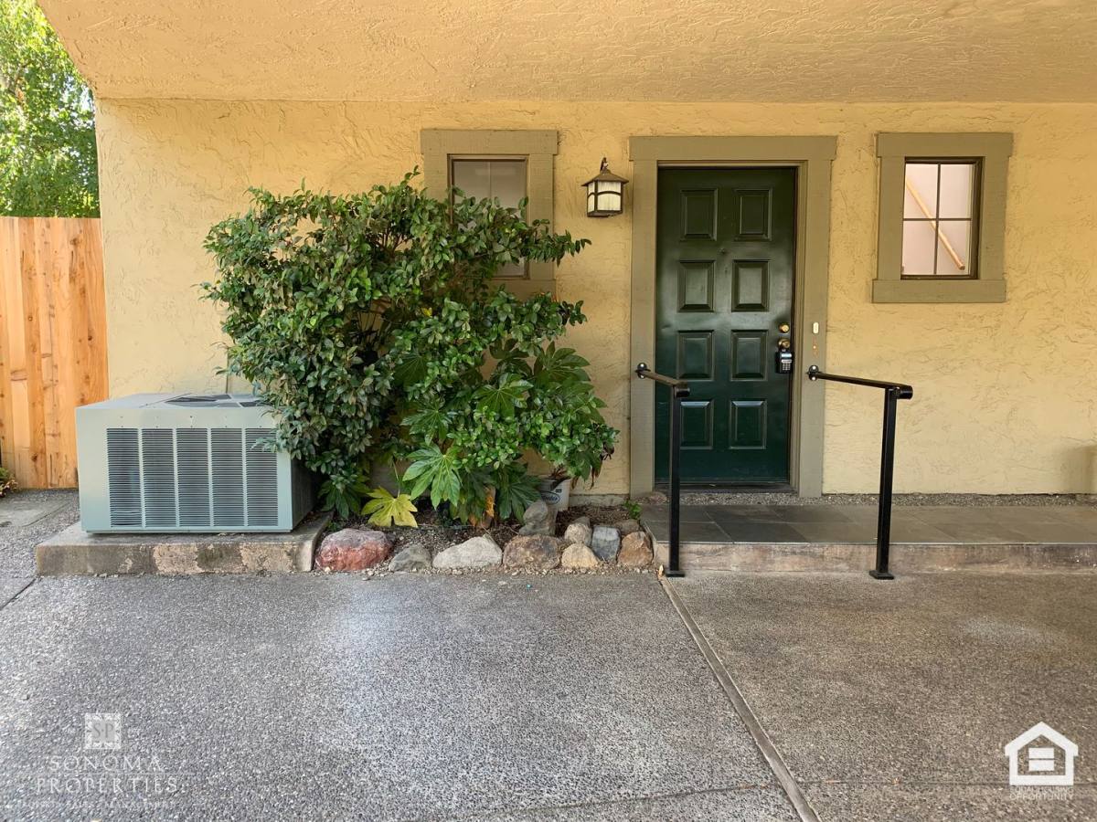 Townhouse for rent at 830 2nd St W, Sonoma, CA 95476