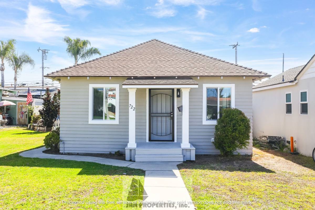 Townhouse for rent at 722 Main St, Huntington Beach, CA 92648
