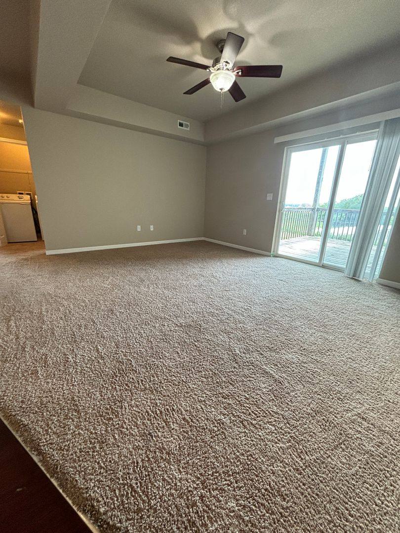 Apartment for rent at 230 W Hills Lane, Waterloo, IA 50701