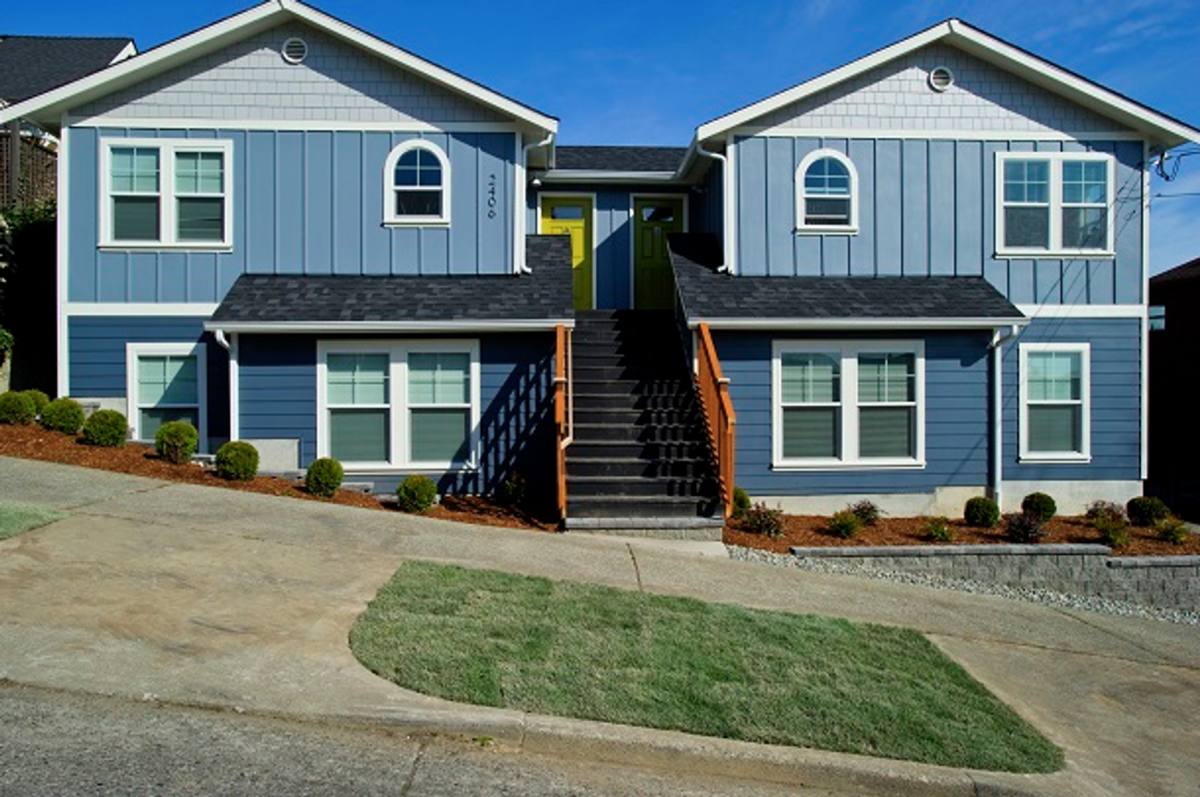 Townhouse for rent at 2406 E Pine St, Seattle, WA 98122