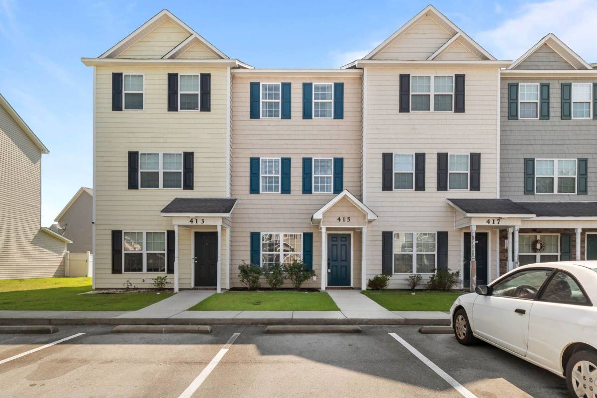 Townhouse for rent at 415 Caldwell Loop, Jacksonville, NC 28546