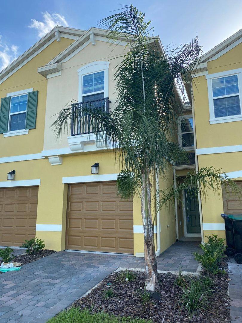 Townhouse for rent at 224 Muscogee Lane, Orlando, FL 32825
